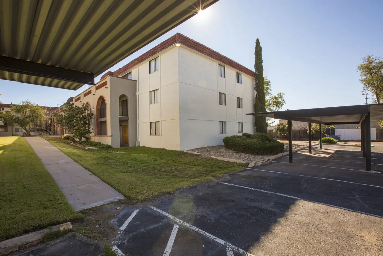 Milo Apartments