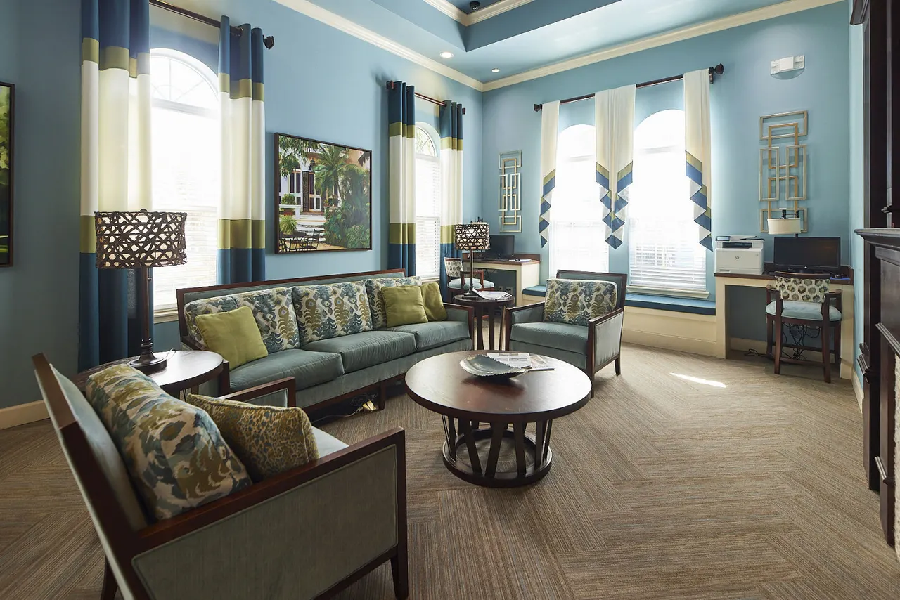 Overture Grand Oaks Apartments