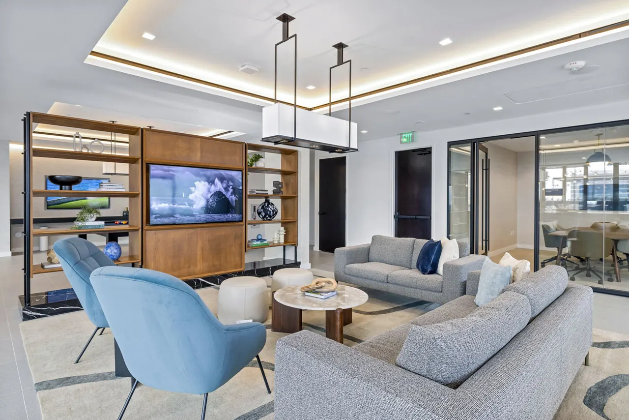 400H Apartments