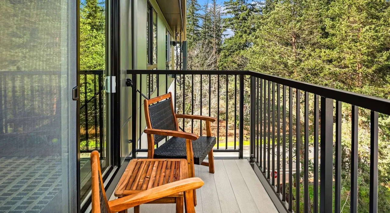 The Pine Apartments