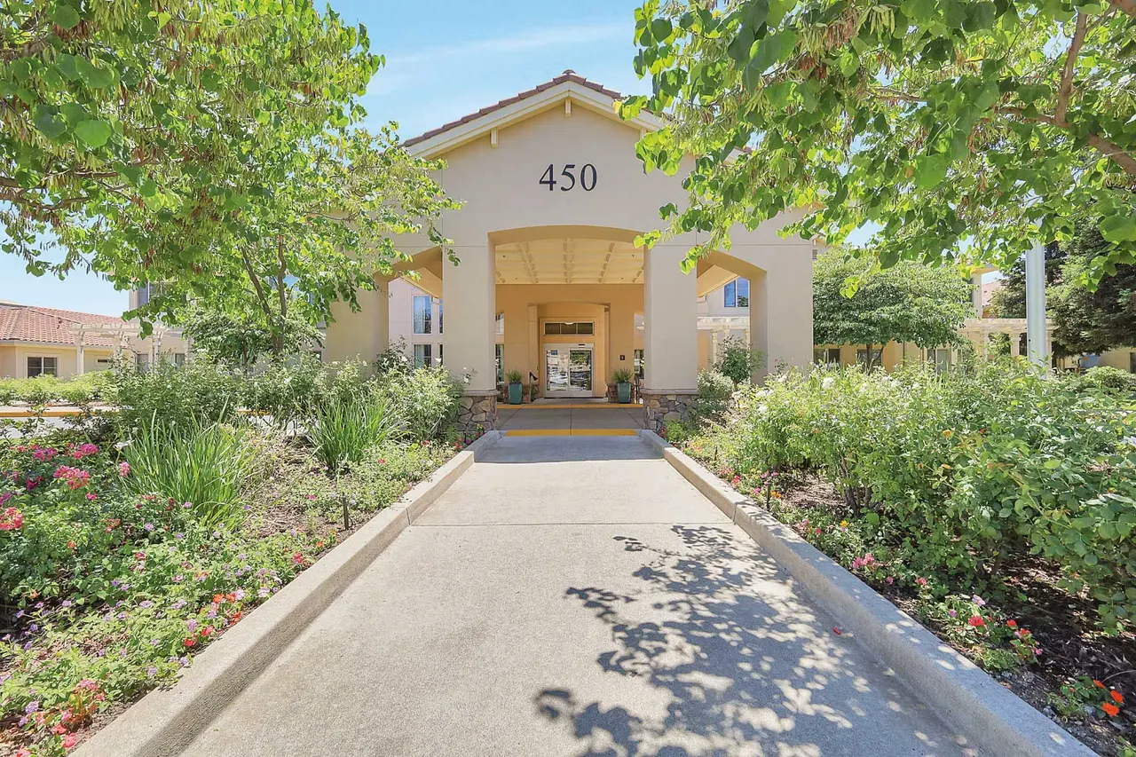 Brentwood Grove Senior Living