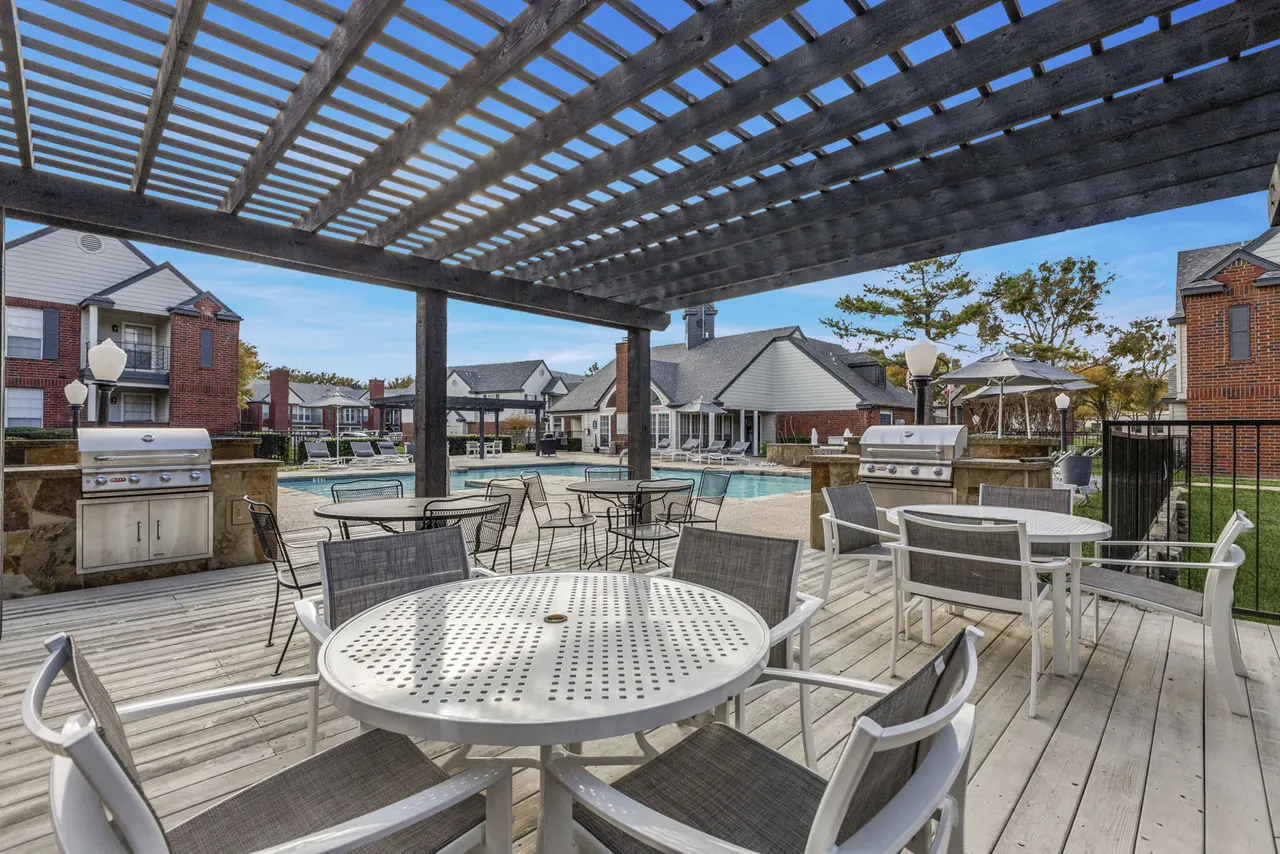 Oaklyn Apartments