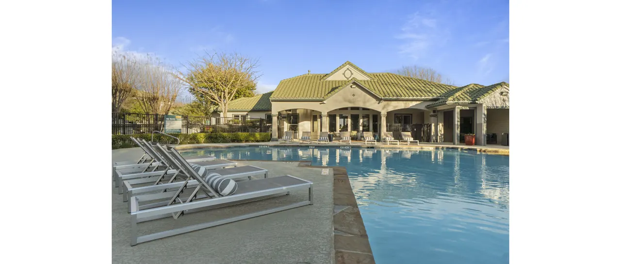 Avery Pointe Apartments
