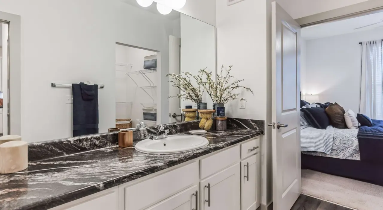 Mountain Creek Apartments