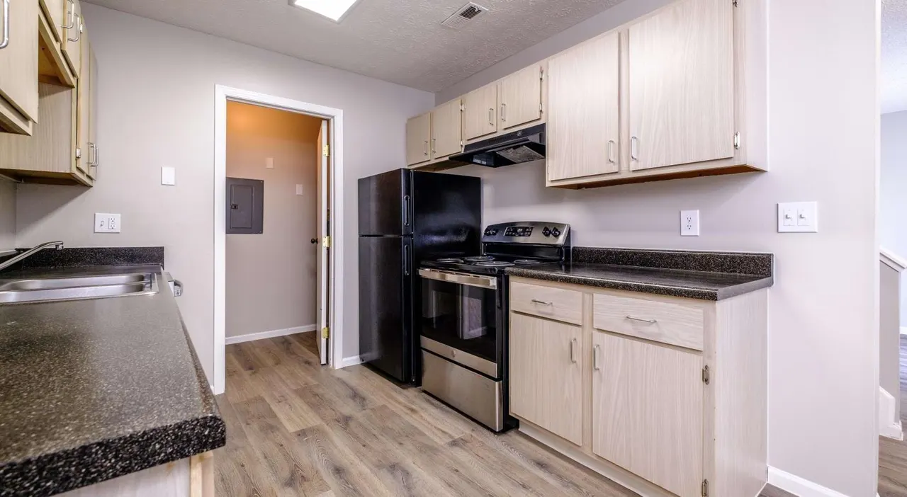 Heathermoor & Bedford Commons Apartments