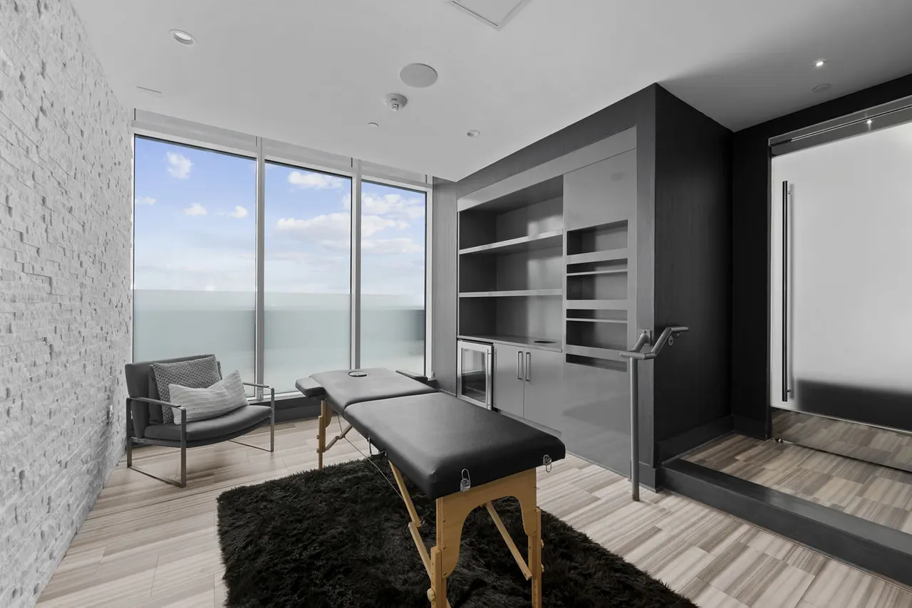 Ascent Uptown Apartments and Penthouses