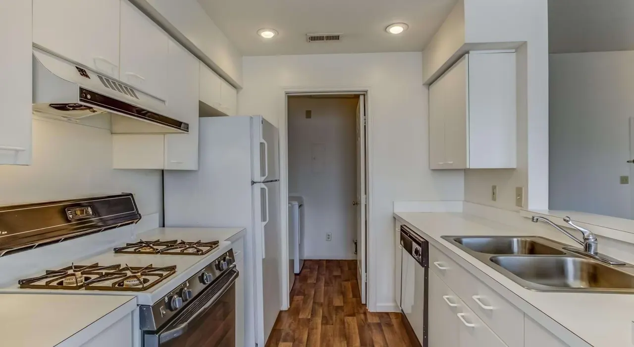 Kensington Grove Apartments