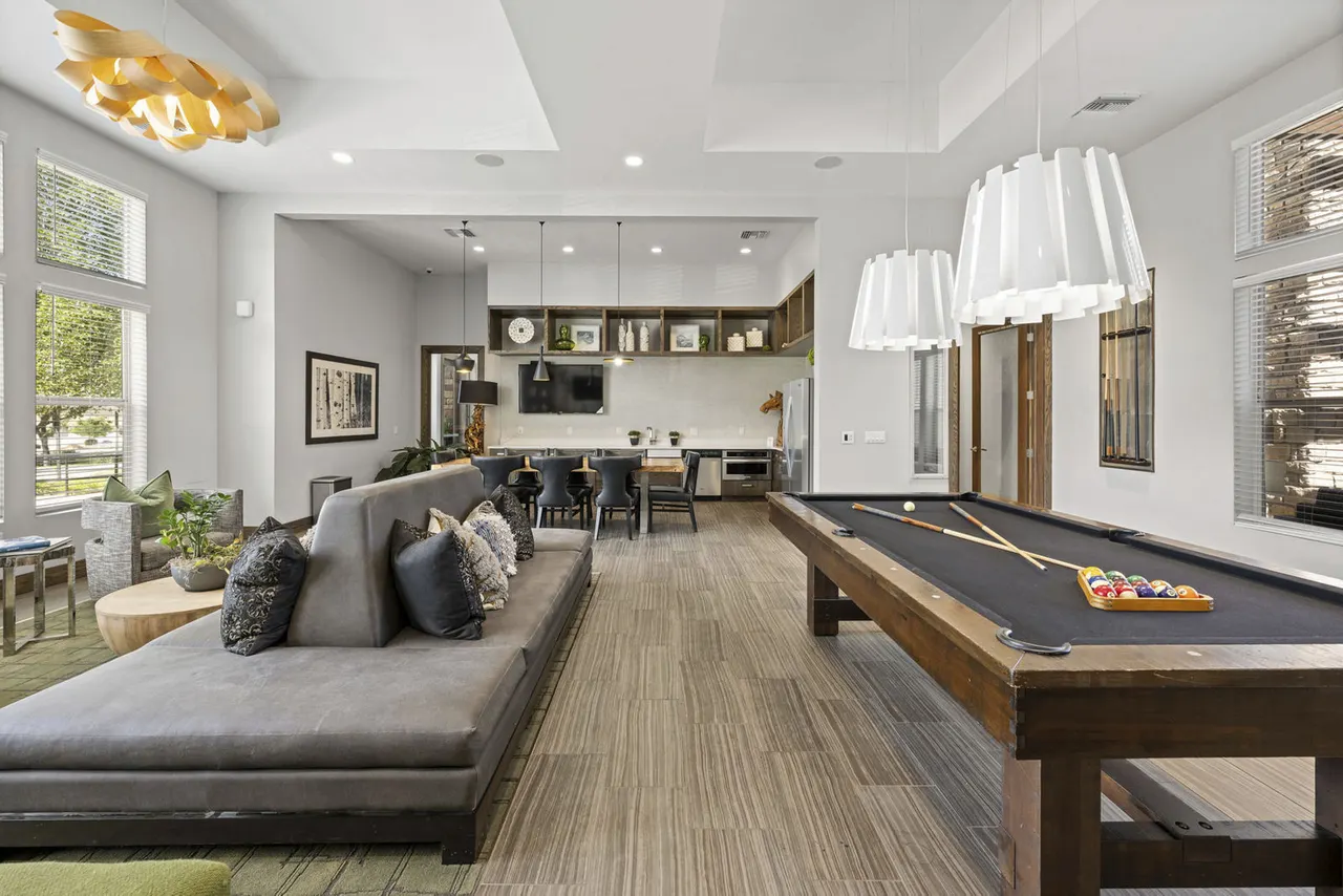 HiLine at Littleton Commons Apartments
