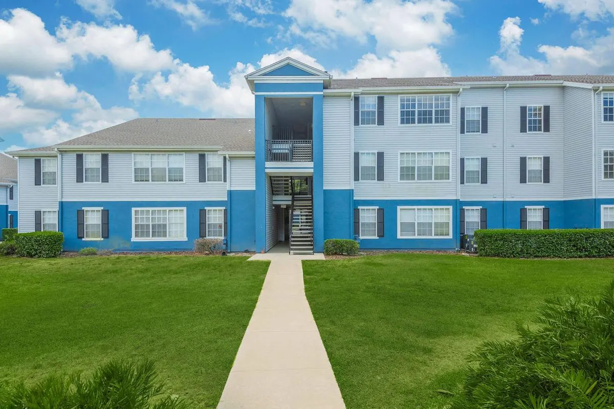 Summer Palms Apartments