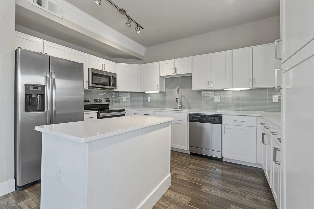 The Pearl on Frankford Apartments