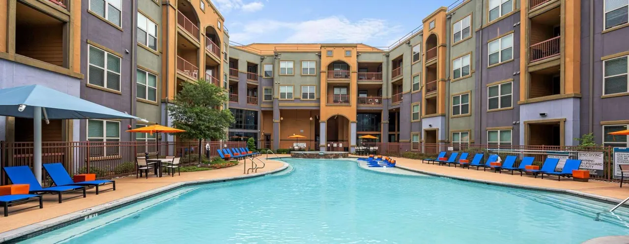 Dominion at Mercer Crossing Apartments