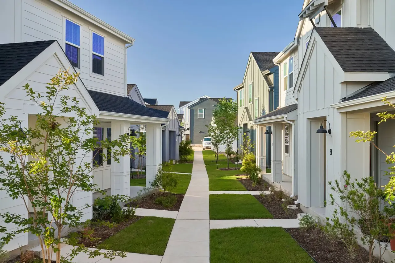 YardHomes Hero Way