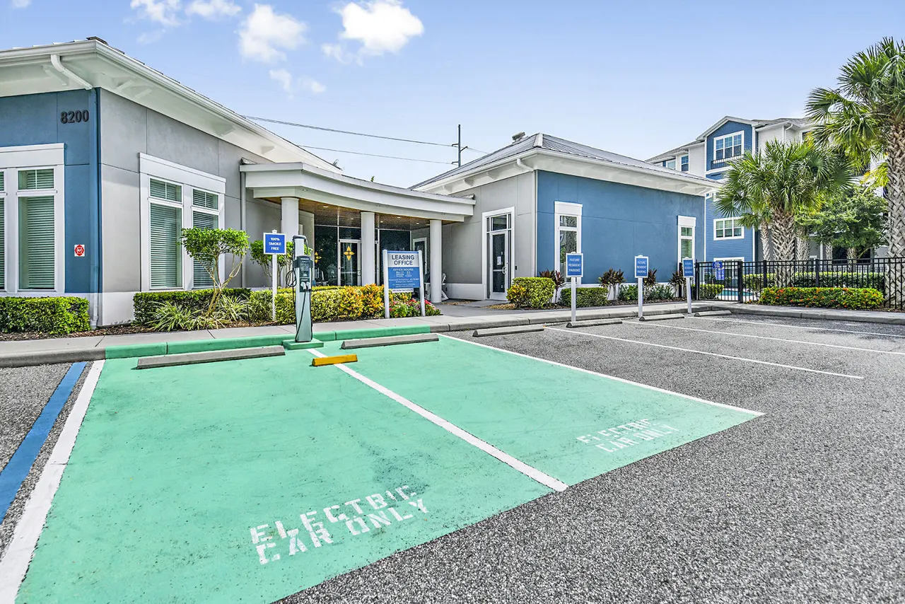 Windermere Cay Apartments