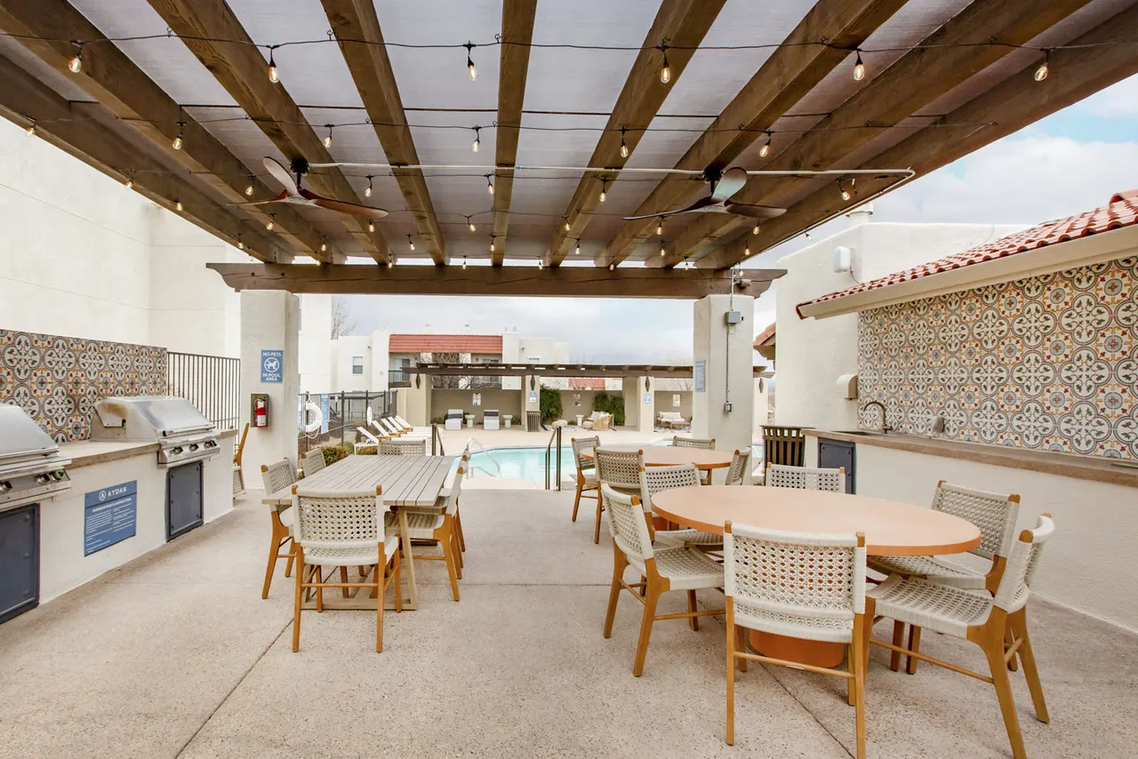 Sombra Del Oso Apartment Homes
