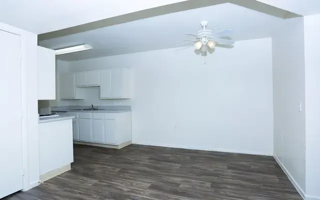 Lake Tonopah Apartments