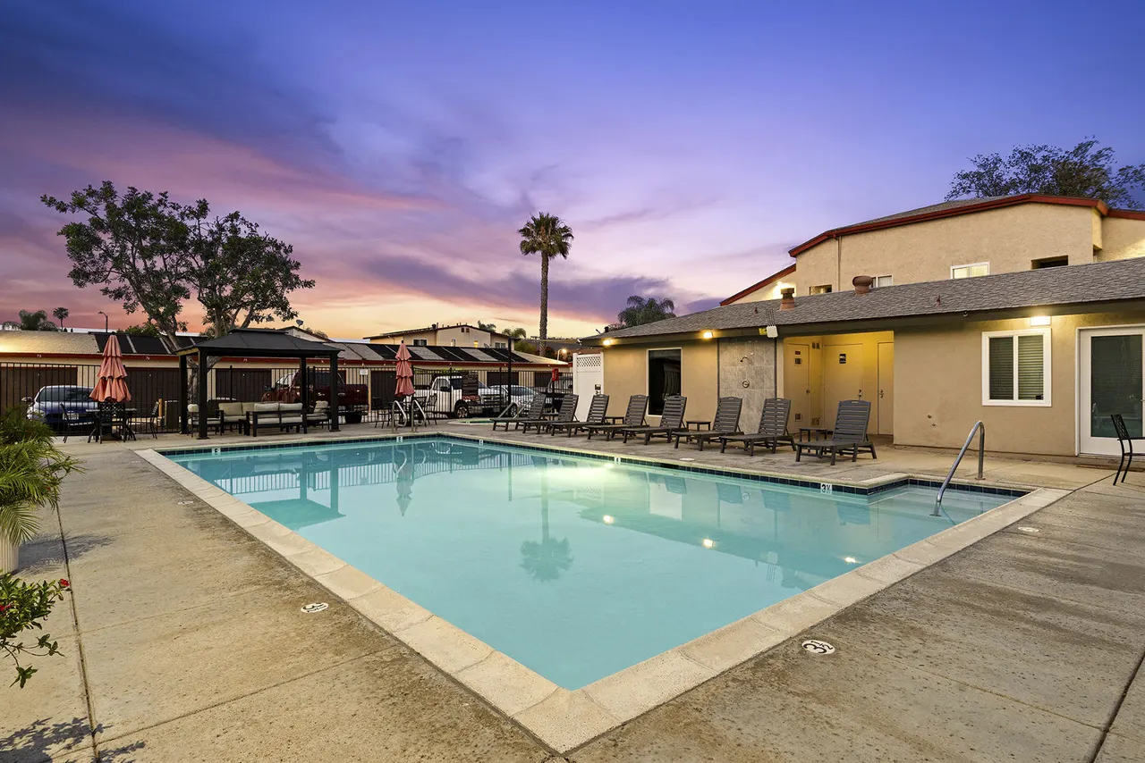 Whispering Oaks Apartments