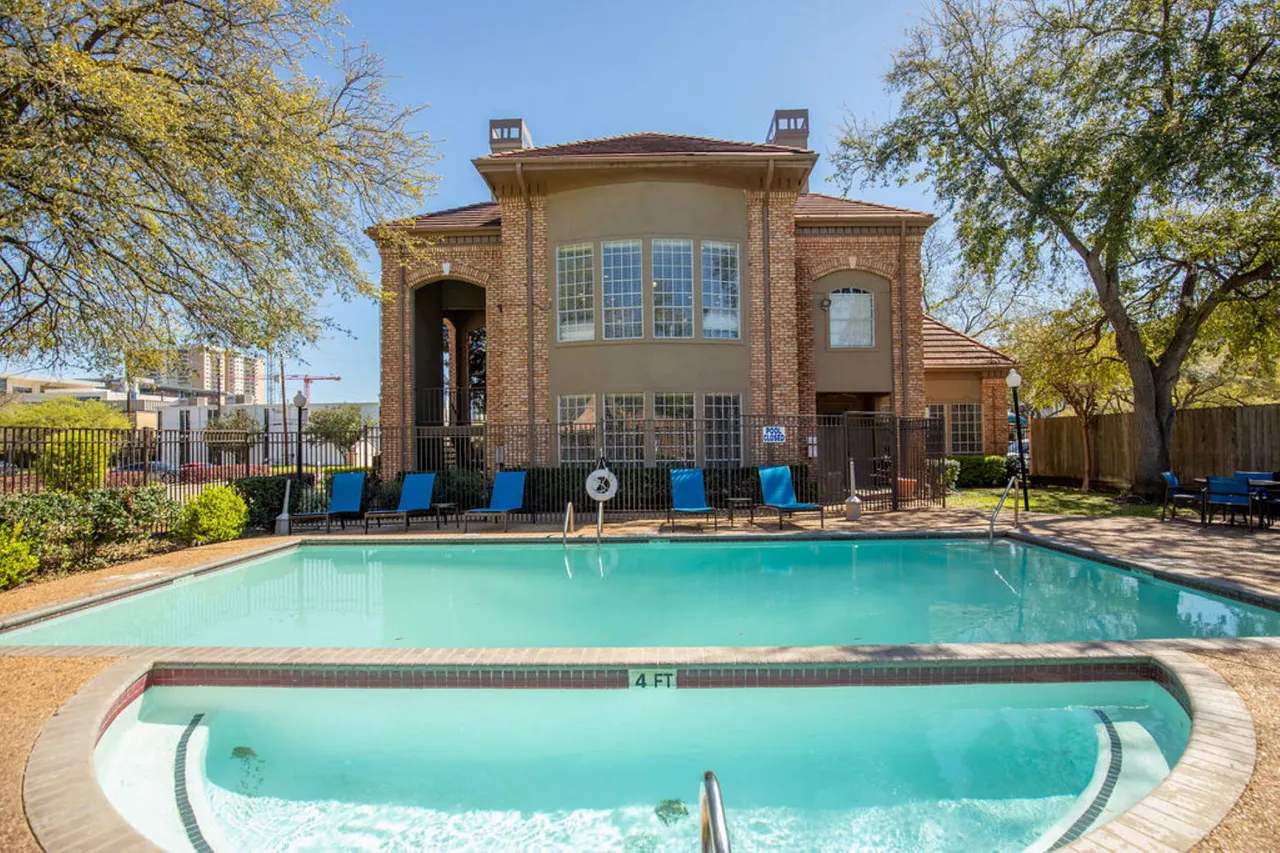 Sendera at Greenway Apartments