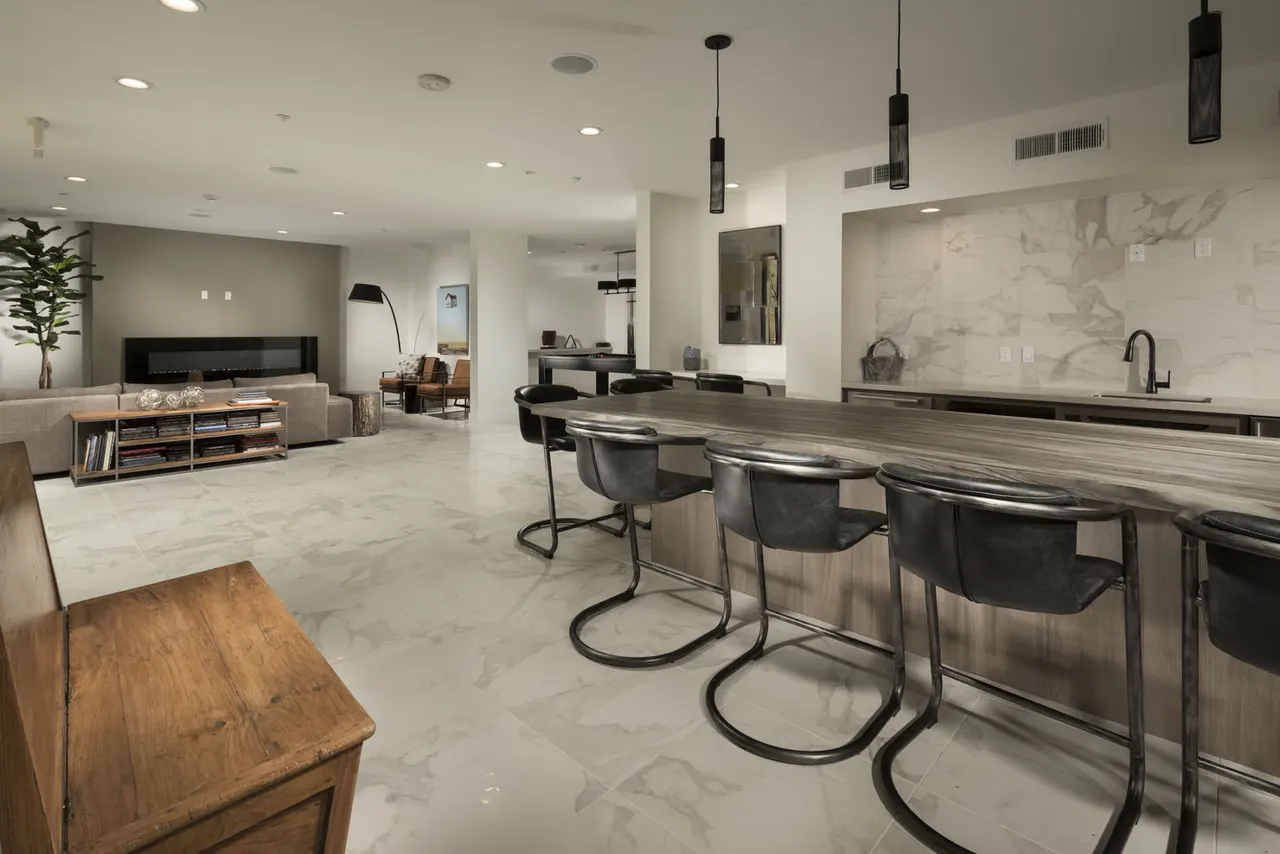 Luxe Pasadena