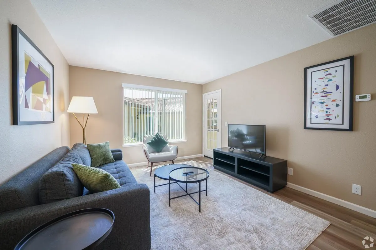 Woodland Hills Apartment Homes