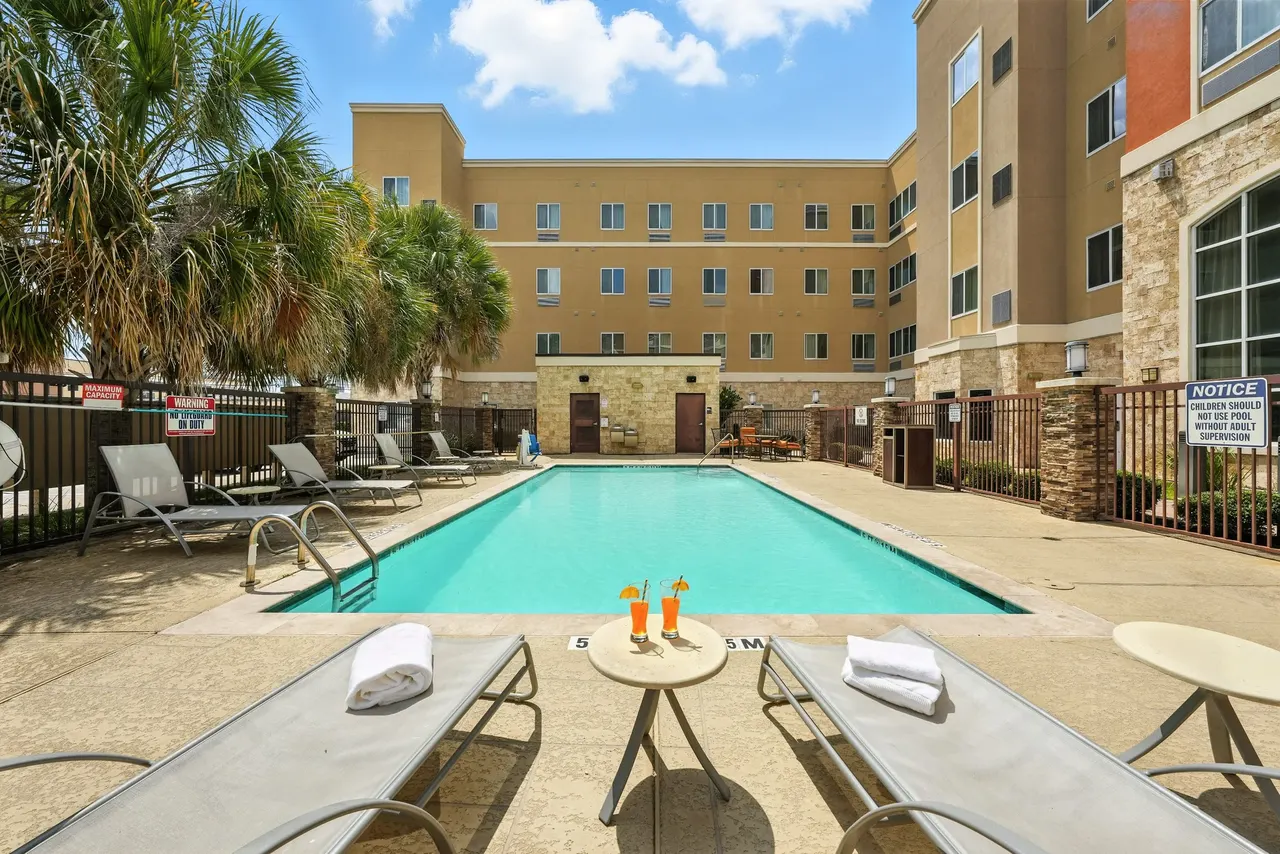 Relux at Westchase
