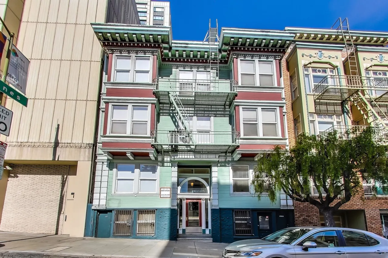 1060 Pine Apartments