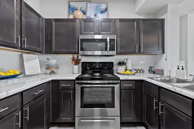 97@ North Oak Apartments