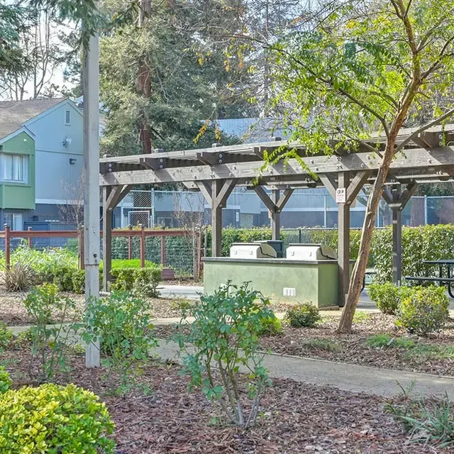 Oak Pointe Apartments