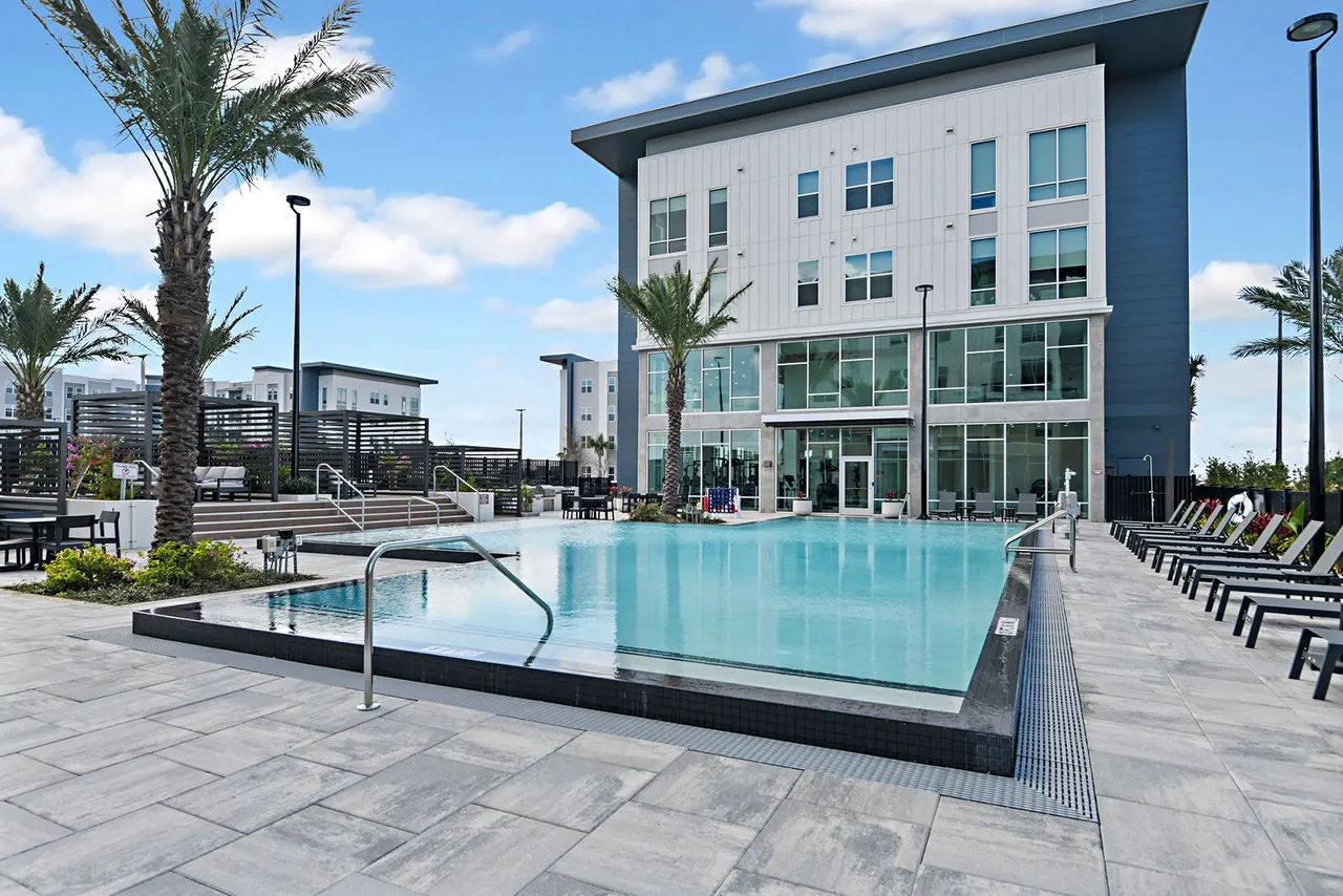 Apollo Apartments