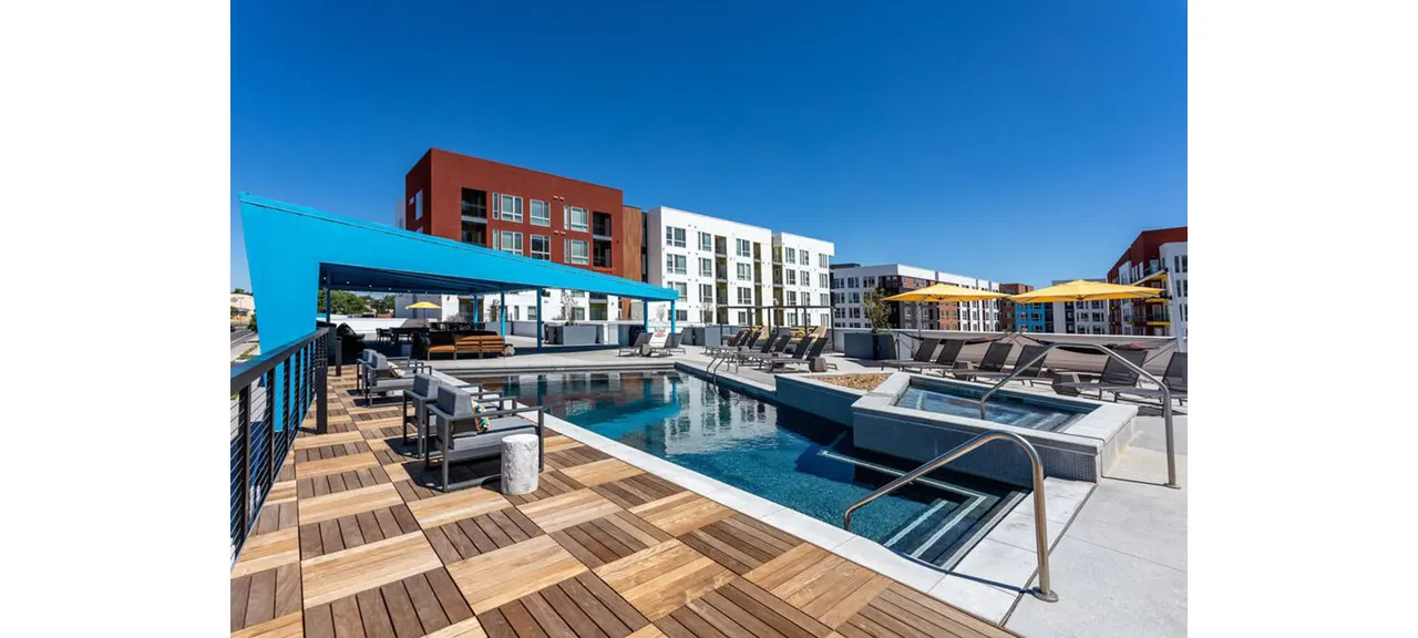 Oak Street Station Apartments