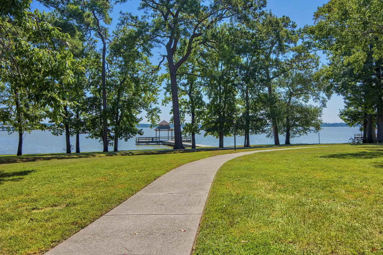 Lakeshore Villas