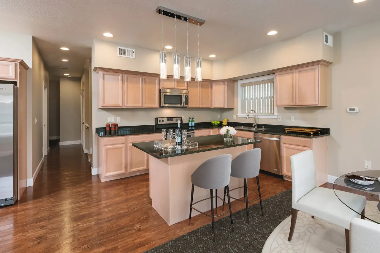Villas at Oak Point