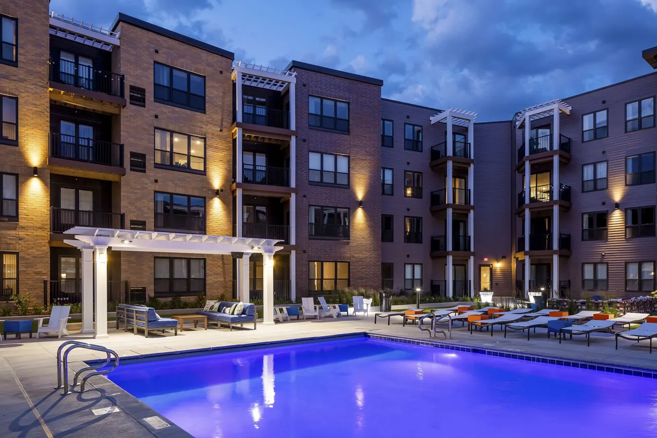 610 West