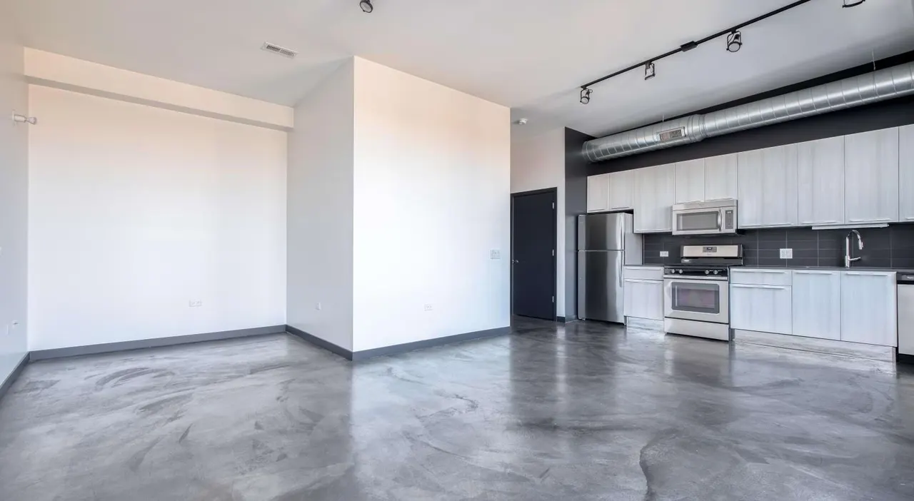 1647 N Milwaukee Apartments
