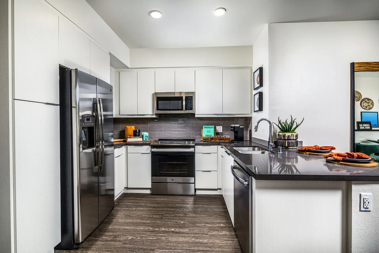 Llewellyn Apartments