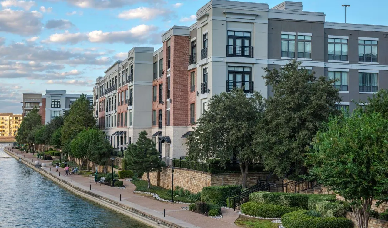 AMLI Las Colinas