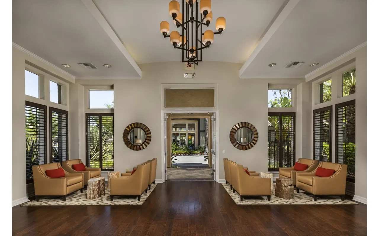 Colonnade Apartments