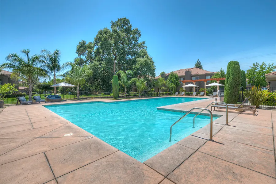 Stone Lake Apartments