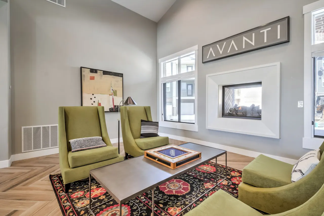 Avanti at Farmington Station