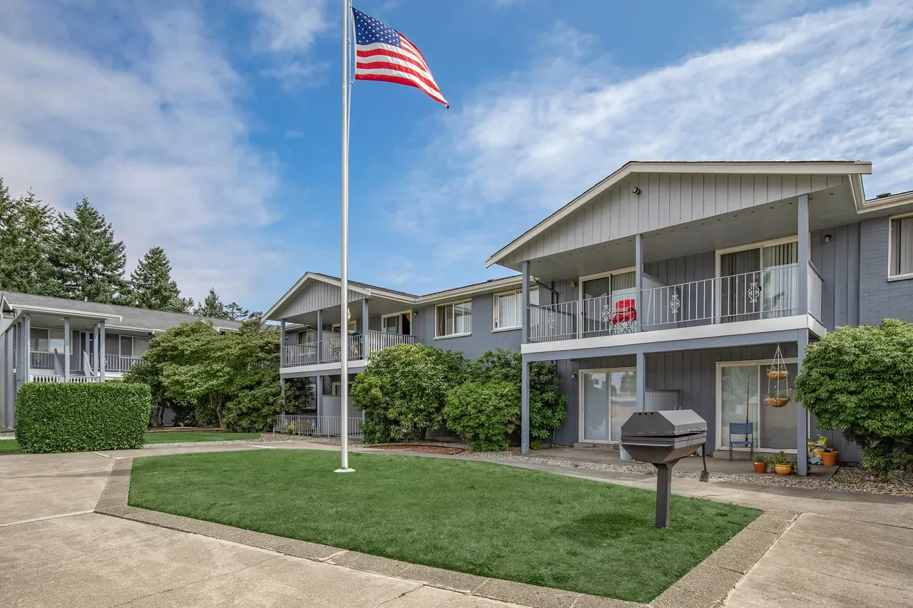 Crosspointe Apartments