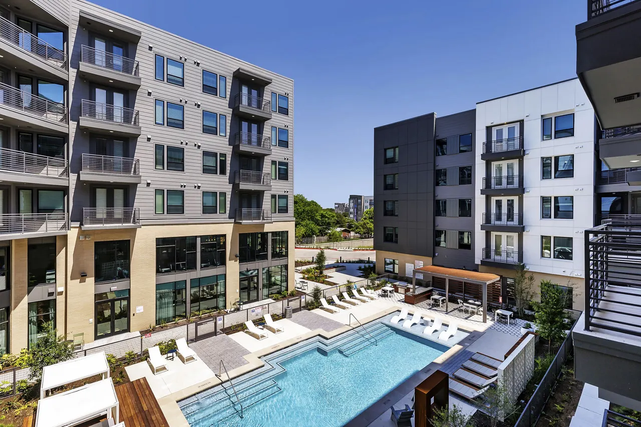 Crosstown Apartments