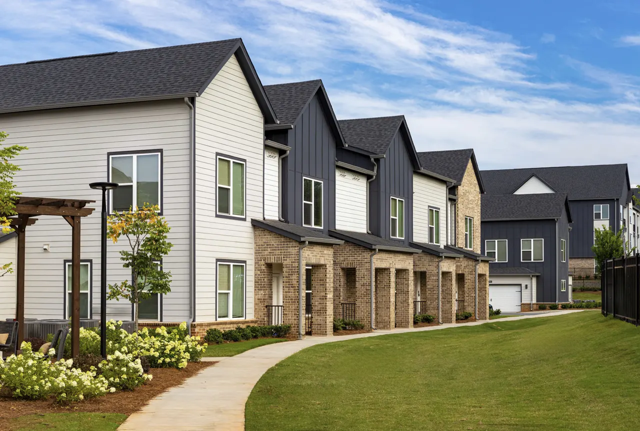 Elan Brookwood Apartments
