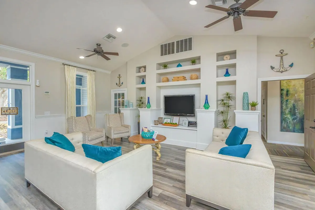 Summer Palms Apartments