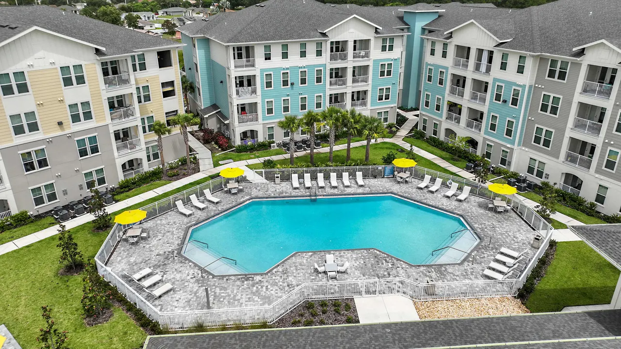 Isla Apartments