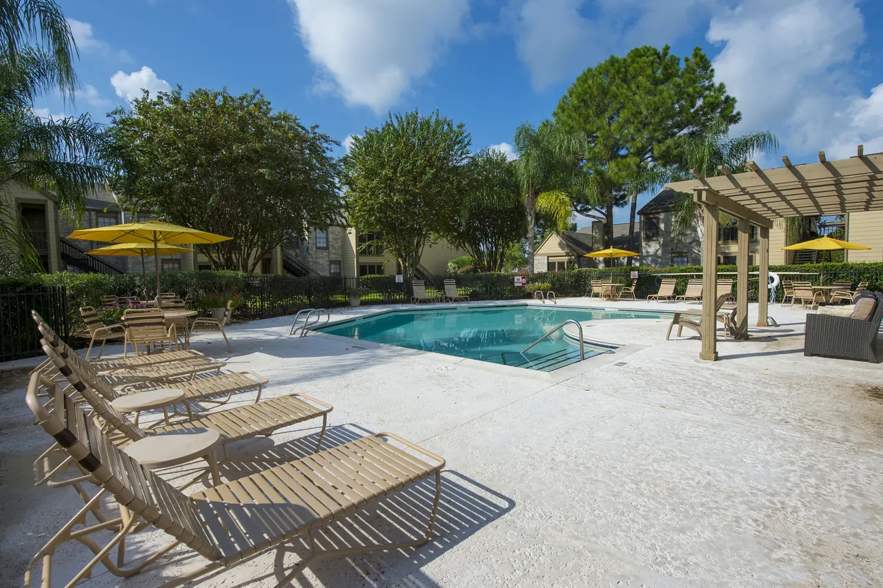 Huntcliff Apartments