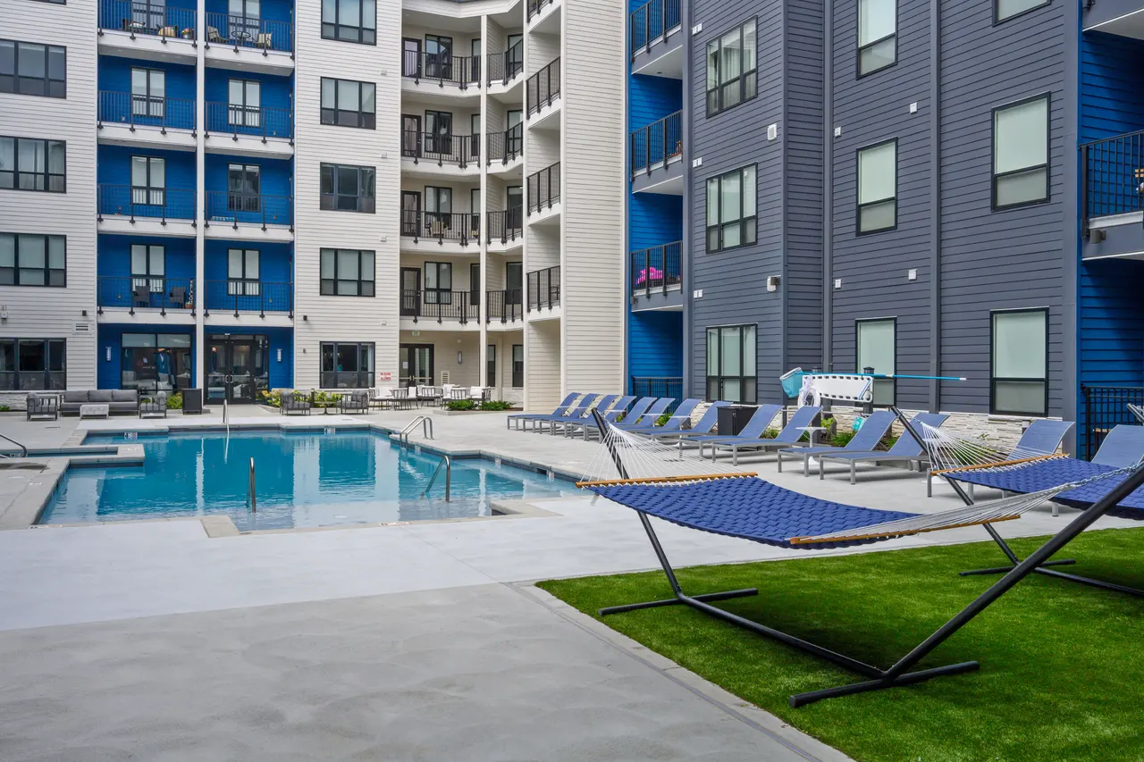 Aspire Kenwood Apartments