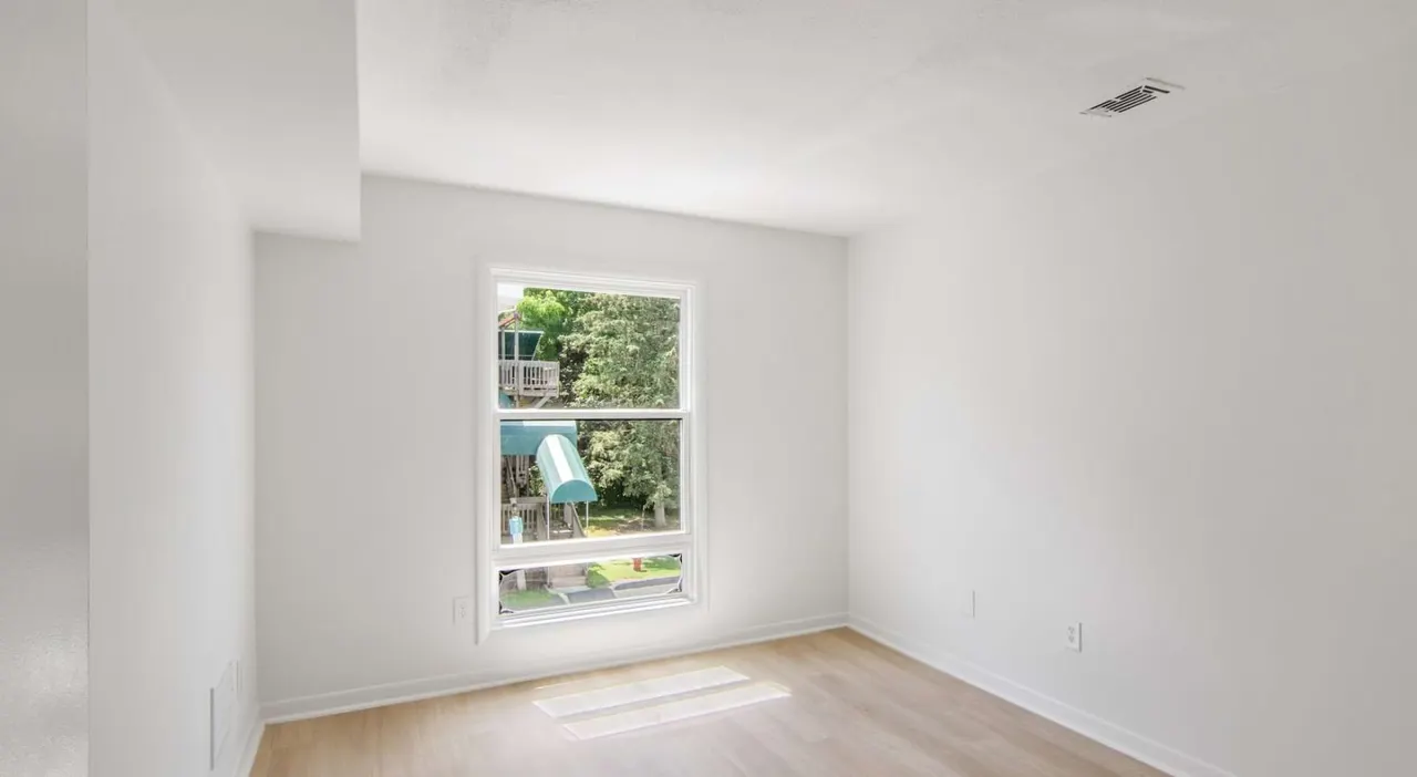 Lakeshore Preserve Apartments