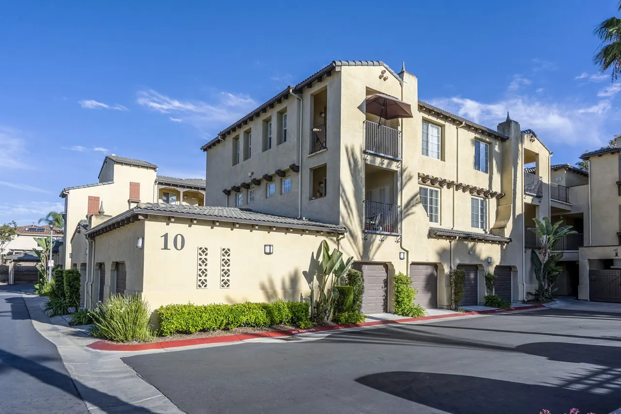 Rolling Hills Gardens Apartments