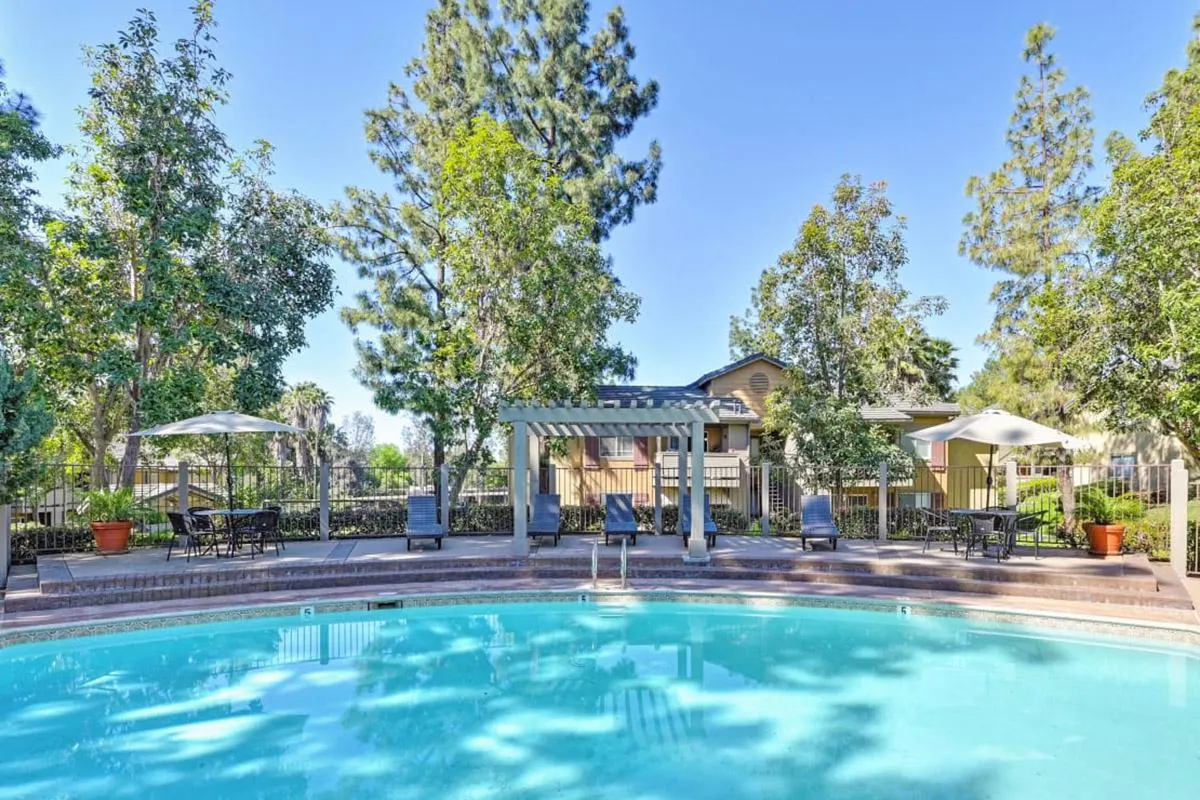 Elán Felicita Creek Apartments