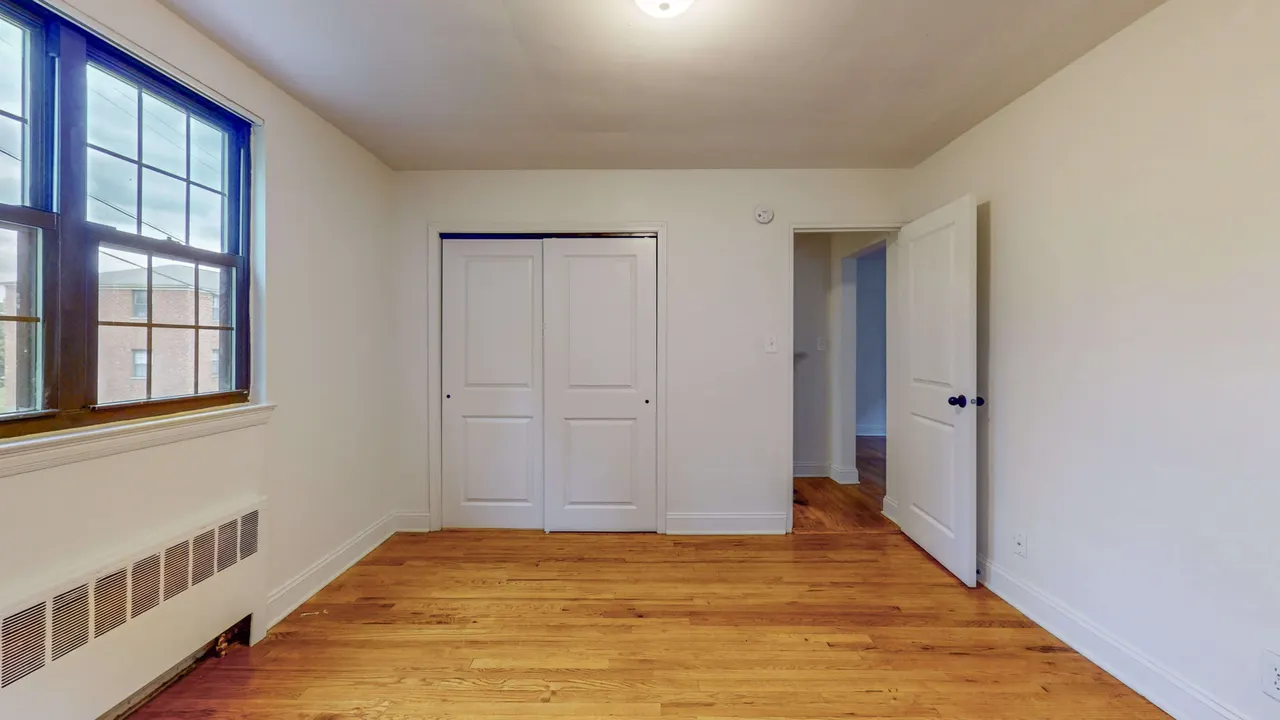 Loudon Arms Apartments