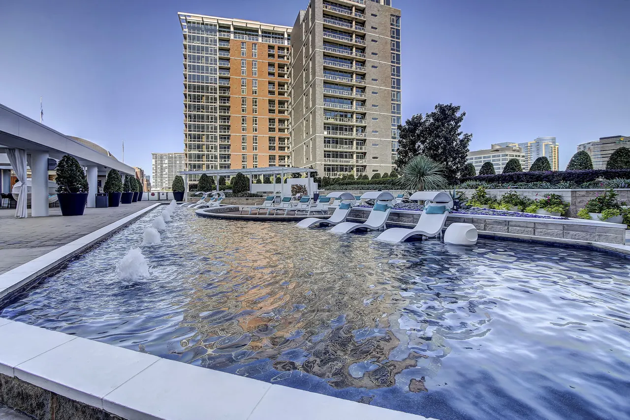 Cirque Residences